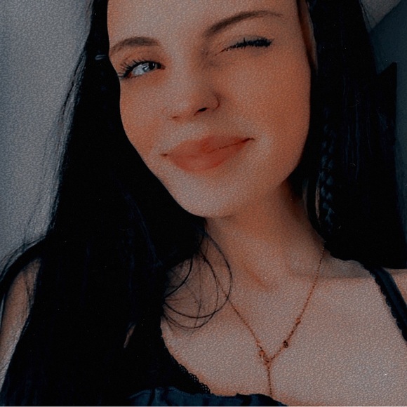 Meet your Posher, Danielle - Picture 1 of 1